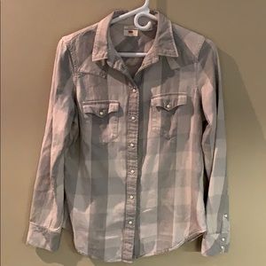 Women’s Levi’s flannel